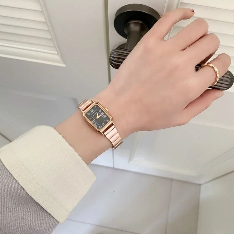 ساعت زنونه اچنگی طرح یونانی صفحه مستطیلی